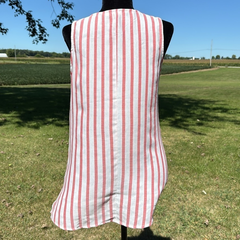 Entro Striped Sleeveless High Low Red White Blouse Rayon Blend Women’s S - Picture 4 of 7